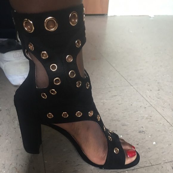 Black heels - Picture 4 of 5